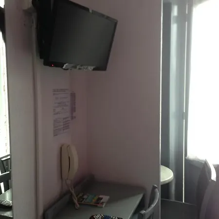 De Geneve Hotel