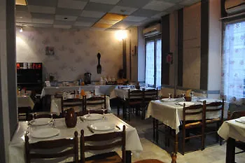 酒店 De Geneve 2*